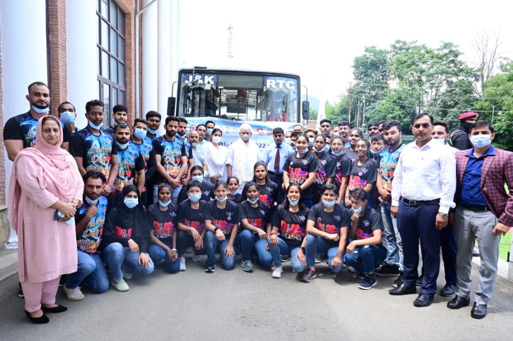 LG flags off IPS team for Malaysia World Championship