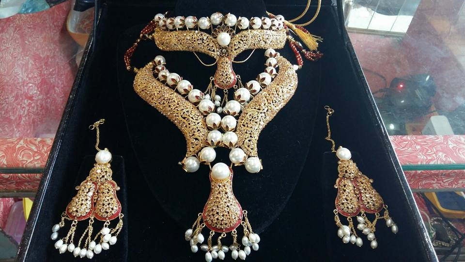Gold’s Rise and Kashmir’s Broken Dreams