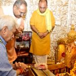 LG Manoj Sinha Pays Obeisance at Daati Maa Dev Sthan, Reaffirms Focus on Border Area Development