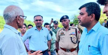 Div Com, IGP Jammu visit cloudburst, flash-flood affected areas of Kathua