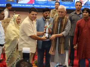 Lieutenant Governor felicitates the Awardees of International Buddha Peace and Bharat Ratna Dr. Bhim Rao Ambedkar Awards at Srinagar
