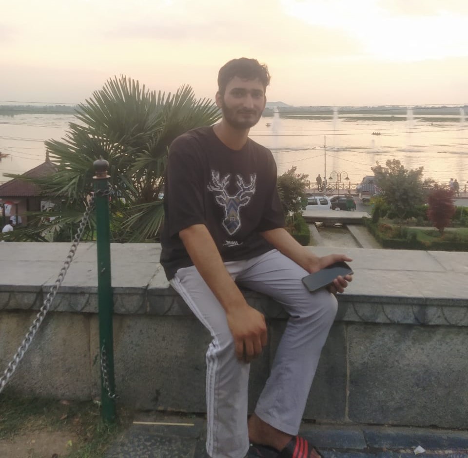 Musadiq Farook Clears NEET, Inspires Village